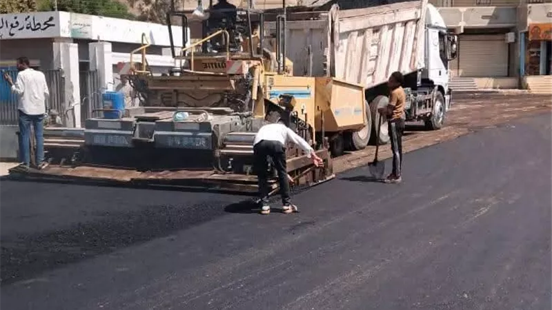 استكمال خطة تطوير الطرق بالمنيا.. الانتهاء من رصف 3 كيلومترات بالشوارع الرئيسية