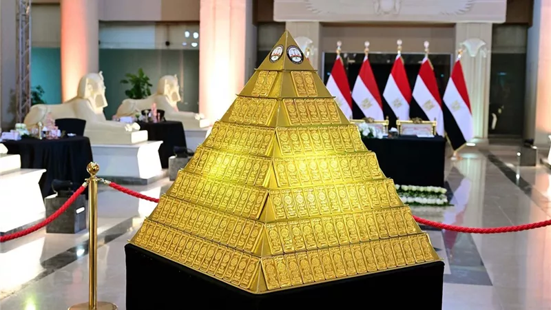 تفاصيل.. تسليم النيابة العامة مضبوطات ذهبية لصالح البنك المركزي المصري