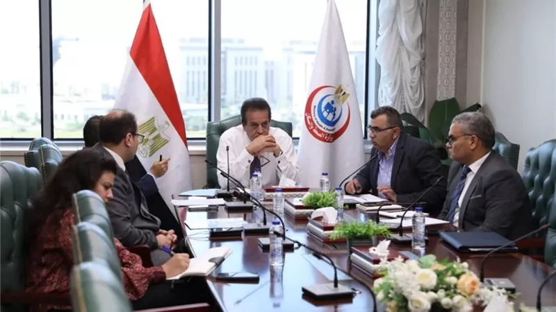 وزير الصحة يتابع تطوير مستشفى أم المصريين ويؤسس وحدات أكسجين عالي الضغط