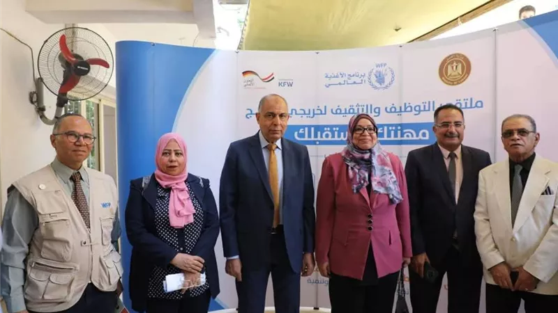 المنيا توفر 1353 وظيفة و499 عقد عمل بالخارج في أكتوبر
