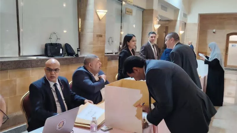 أبناء الجالية المصرية بجدة تتوافد على لجان التصويت بانتخابات مجلس النواب للمرحلة الثانية