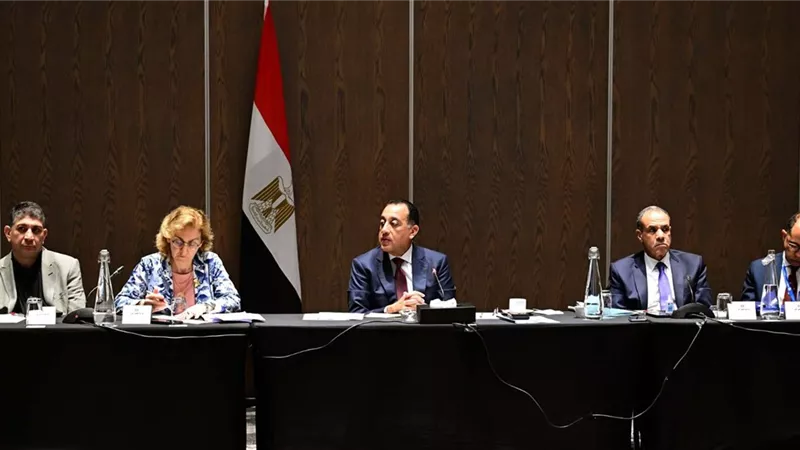 مدبولي يجتمع مع ممثلي 40 من كبريات الشركات والمؤسسات البحثية في جنوب أفريقيا