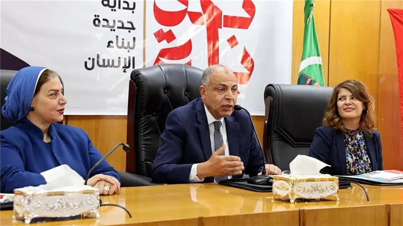 محافظ المنيا يشيد بنجاح نموذج 