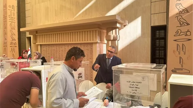 المستشار الثقافي بسفارة مصر بالرياض يتابع التصويت في انتخابات مجلس النواب