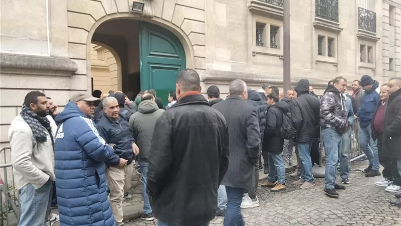 المصريين في فرنسا يواصلون الإدلاء بأصواتهم في أول أيام تصويت المصريين بالخارج