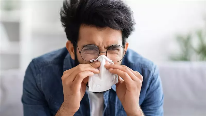 ماذا تأكل عند الإصابة بنزلة برد؟.. دليل شامل للسيطرة على سيلان الأنف