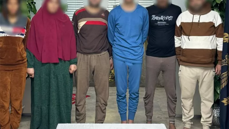 لابتزازه ماليًا.. ضبط 7 متهمين خطفوا واحتجزوا مواطنًا بالتجمع الأول 