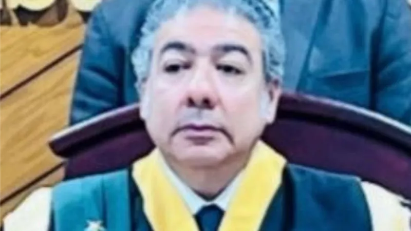 جريمة تهز القلوب.. الجنايات تقضي بإعدام الأب المتهم بمواقعة ابنته