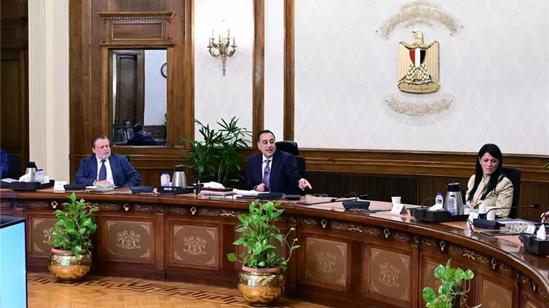 رئيس الوزراء يترأس اجتماع المجموعة الوزارية الاقتصادية