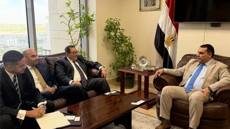 التمثيل التجاري يتعاون مع بنك الإمارات دبي الوطني لتمكين الشركات