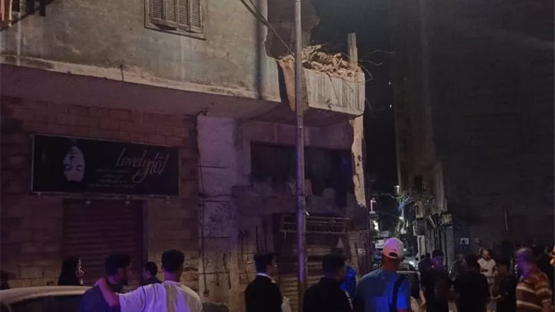 تحطم سيارتين.. انهيار أجزاء من عقار في الإسكندرية دون إصابات