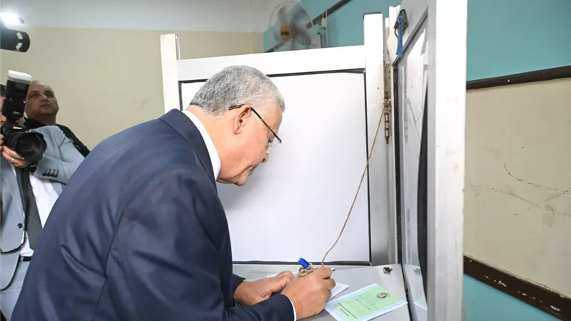 رئيس النواب يشارك في الاستحقاق الانتخابي ويؤكد دعم الدولة للمسار الديمقراطي