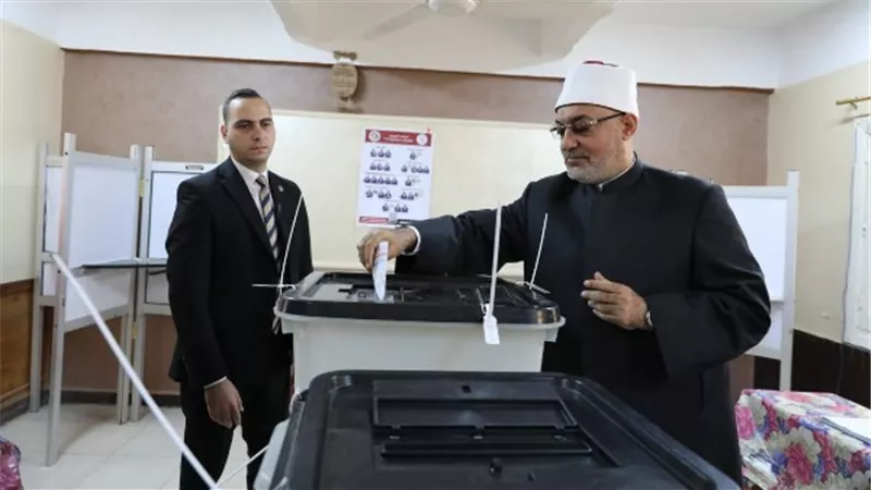 مفتي الجمهورية يدلي بصوته في انتخابات النواب 2025