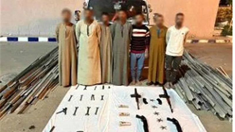 سقوط أخطر تشكيل عصابي لسرقة أبراج الكهرباء بأسيوط