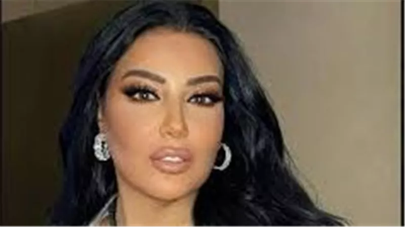 الناس في الأرياف أشرار.. سمية الخشاب تثير الجدل بتغريدات صادمة