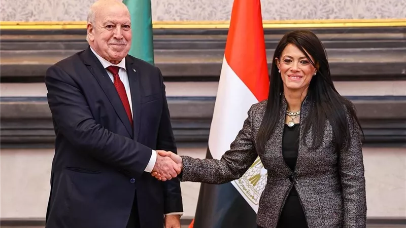 رانيا المشاط: الشركات المصرية تقوم بدور محوري في دفع التنمية بالجزائر