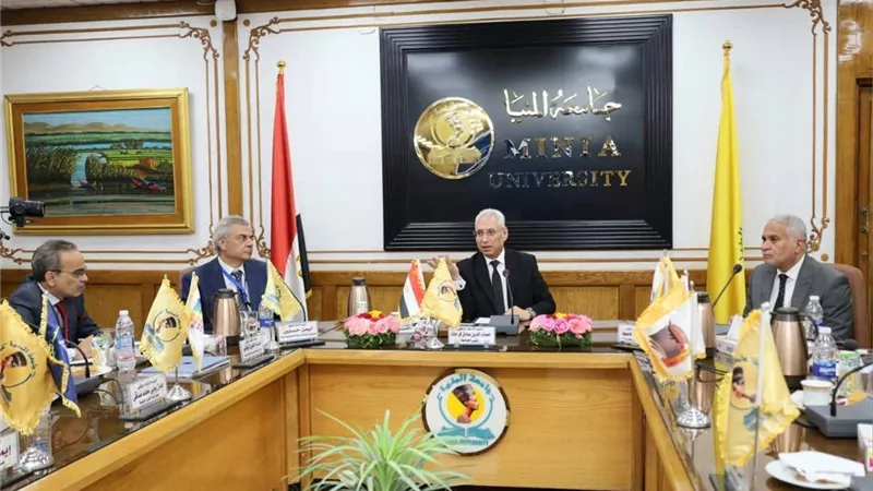 مجلس جامعة المنيا يعتمد حزمة قرارات تطويرية شاملة ويوافق على إنشاء كلية التجارة