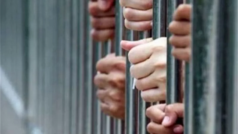 حبس عصابة «كرومبو» وشريكه بتهمة السرقة بالإكراه في الهرم