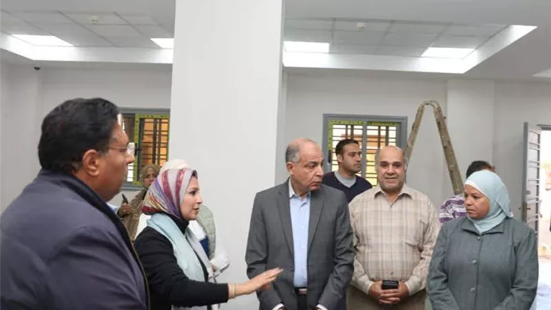 محافظ المنيا يتفقد المركز التكنولوجي الجديد ببني مزار