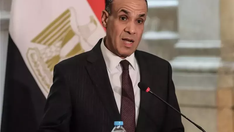 وقف إطلاق النار في غزة وقضية السودان.. تفاصيل اتصال وزير الخارجية مع نظيره البريطاني