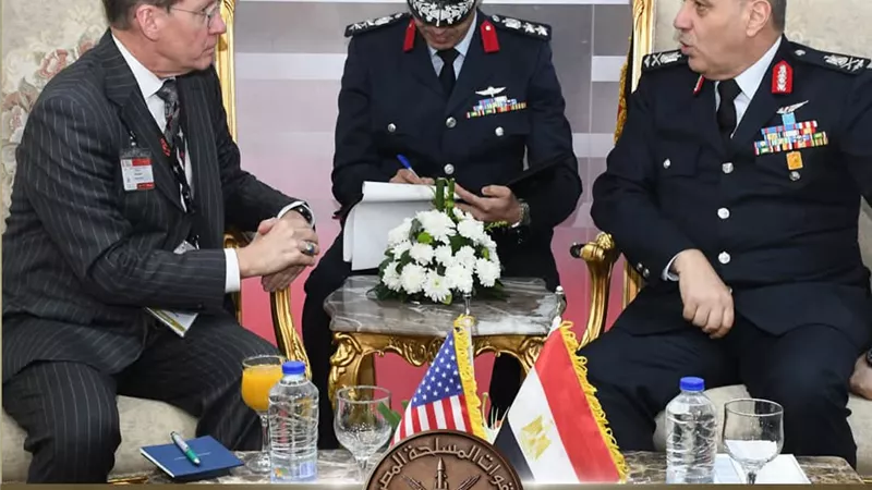 المتحدث العسكري: لقاءات ثنائية لقادة الأفرع الرئيسية للقوات المسلحة في اليوم الأول لـ