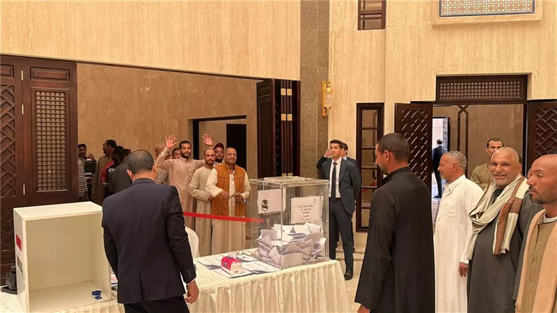 إعادة التصويت على دوائر المرحلة الأولى الملغاة.. الجالية المصرية بالرياض تشهد إقبالاً لافتًا