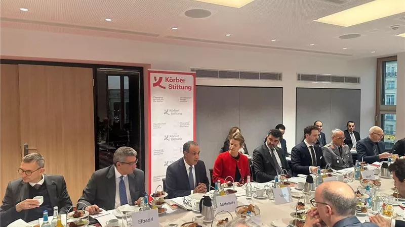 وزير الخارجية يشارك في جلسة حوارية بمؤسسة Korber Stiftung بحضور عدد من رؤساء وممثلي مراكز الأبحاث الألمانية