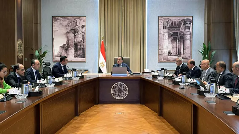 رئيس الوزراء يتابع أعمال تطوير ورفع كفاءة شبكة الطرق المؤدية إلى مطار الإسكندرية