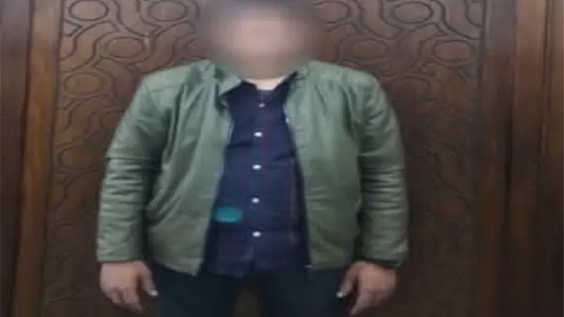 ضبط شخص روج لأعمال منافية للآداب عبر تطبيق هاتفي بالإسكندرية