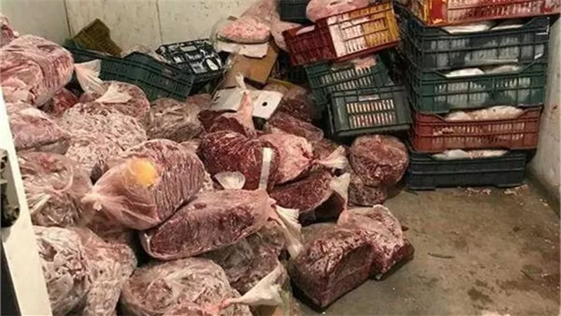 ضبط طن أغذية فاسدة ومخالفة في حملات مفاجئة بالدقهلية