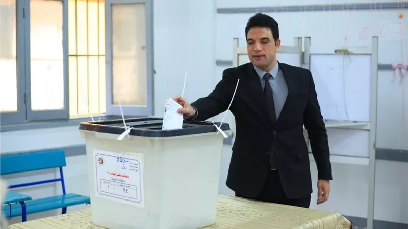 نائب محافظ سوهاج بعد الإدلاء بصوته في انتخابات النواب: المشاركة الانتخابية عهدٌ مع الوطن