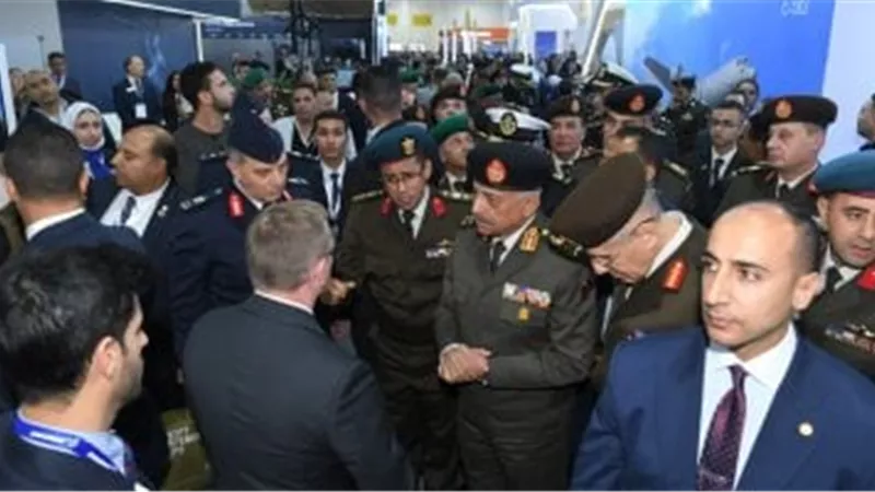 وزير الدفاع ورئيس الأركان يجتمعان مع قادة الوفود العسكرية في 