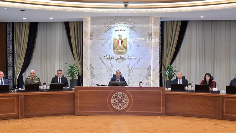 مدبولي يستعرض إنجازات الدولة ويؤكد أهمية تطوير المنظومة الضريبية وجذب الاستثمارات