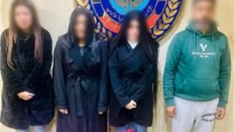 ضبط شاب و3 فتيات لترويجهم الأعمال المنافية للآداب عبر تطبيقات الهواتف بالجيزة 