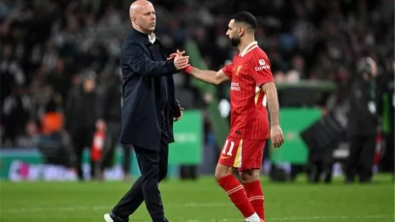«لاعب استثنائي».. سلوت يرد على قرار استبعاده محمد صلاح
