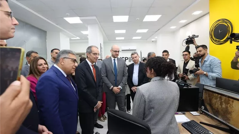 وزير الاتصالات يزور شركة qTech السعودية لمناقشة حلول التحول الرقمي