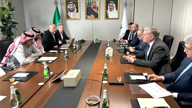 وزير البترول يبحث زيادة فرص الشركات المصرية في أعمال مشروع نيوم بالسعودية