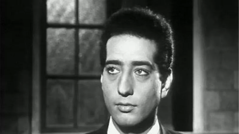في ذكرى ميلاد كرم مطاوع.. المخرج الذي حمل المسرح المصري إلى أفق جديد
