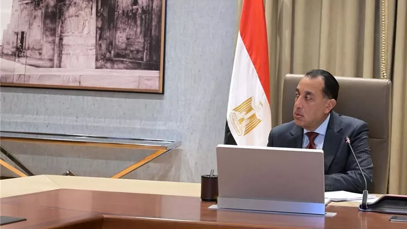 رئيس الوزراء يتابع مع وزير الطيران عدداً من ملفات العمل