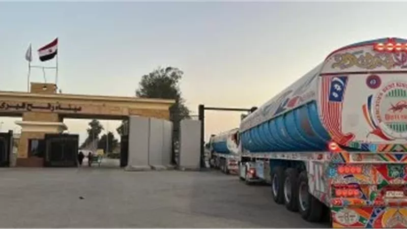 إطلاق قافلة زاد العزة الـ89 إلى غزة بحمولة 256 ألف سلة غذائية وملابس