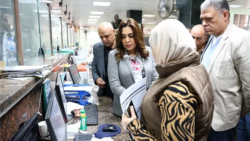 بسبب التقصير في ملف التصالح.. وزيرة التنمية المحلية تُقيل رئيس حي النزهة بالقاهرة
