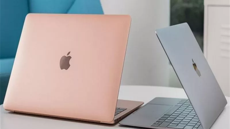 آبل تستعد لإطلاق 4 أجهزة جديدة في 2026 بينها «iPhone 17e» و«MacBook 12.9» بشريحة A18 Pro