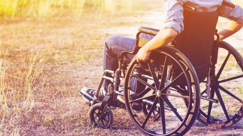 كيف تحصل على بطاقة الخدمات المتكاملة؟.. القانون يوضح الإجراءات والحقوق
