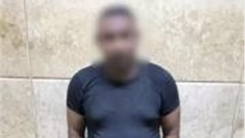 ضبط شخص يحاول توزيع كروت دعائية انتخابية في الأقصر