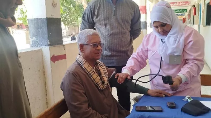 الرعاية الصحية: انعقاد دائم لغرفة الأزمات والطوارئ بالأقصر وأسوان على مدار الساعة