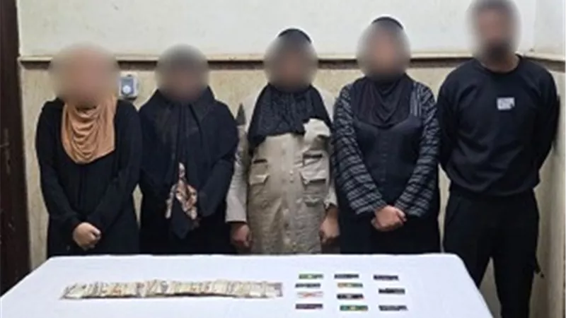 ضبط عصابة بالإسكندرية تسرق بطاقات كبار السن بأسلوب 