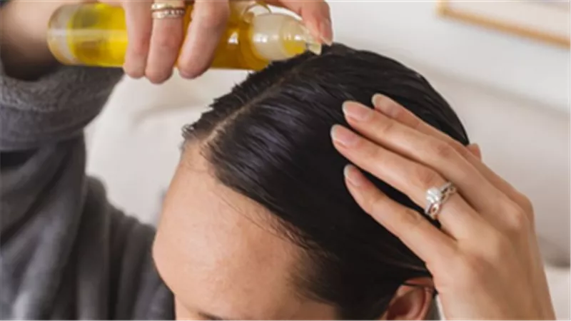 فوائد مذهلة لزيت الخردل وحبة البركة في العناية بالشعر