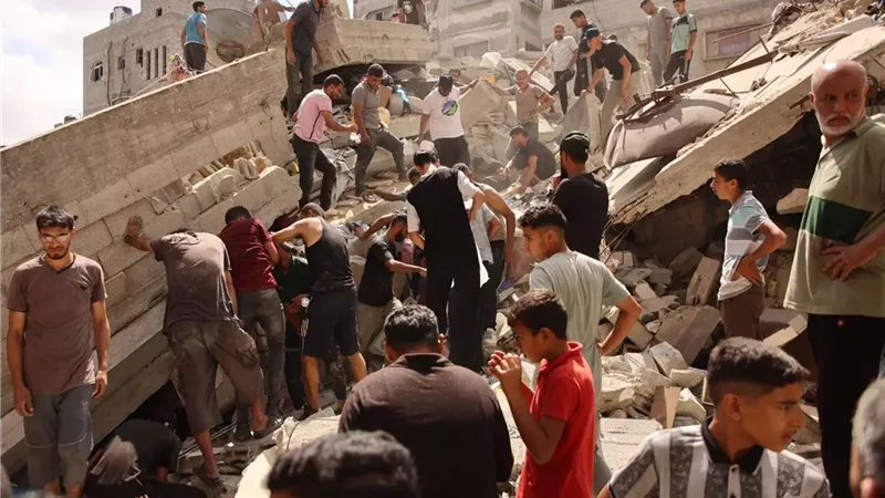 غزة بين العدوان والاتفاقات المعلقة: أكثر من 70 ألف شهيد و171 ألف مصاب 