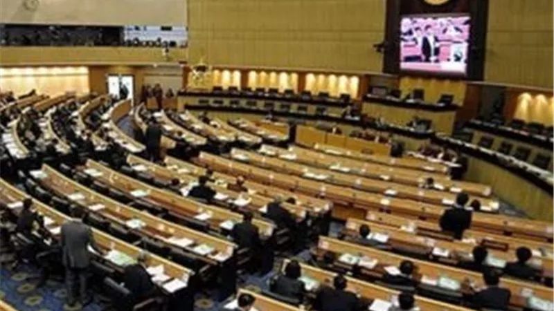 تايلاند على أبواب انتخابات مبكرة.. رئيس الوزراء يحل البرلمان وسط تصاعد القتال على الحدود