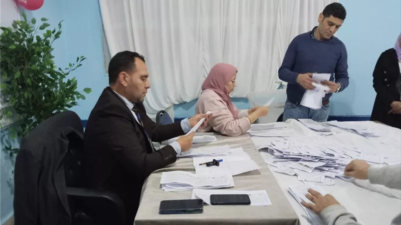 رئيس لجنة المنتزه بالإسكندرية يعلن الحصر العددي لأصوات جولة الإعادة في انتخابات النواب